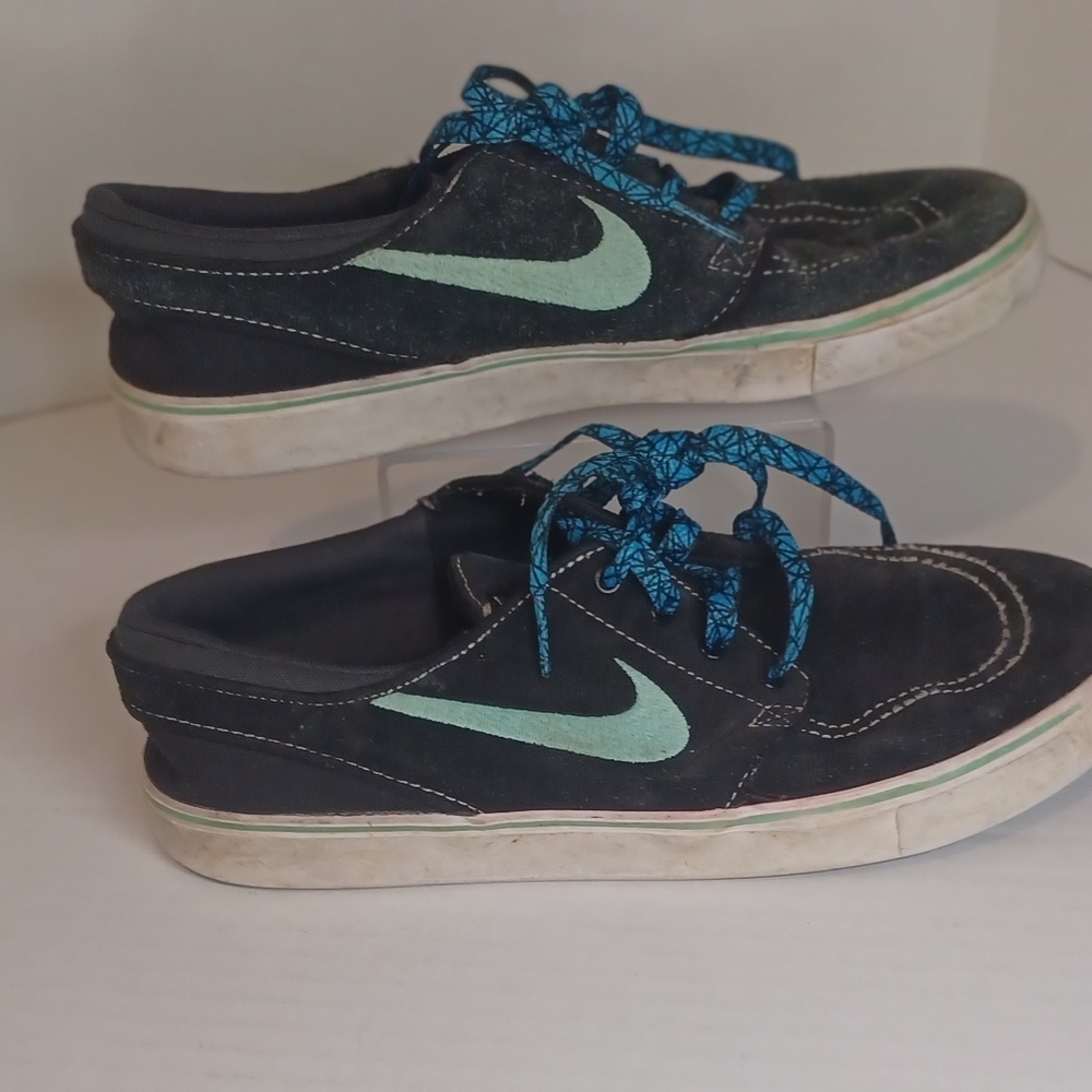 Nike Stafan Janoski Skateboarding 7Y Women's‎ 8 Black/Teal Suede Great Condition